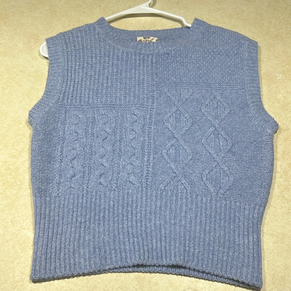 Hippie Rose sleeveless sweater. Size: women’s Large. Like new, barely used.